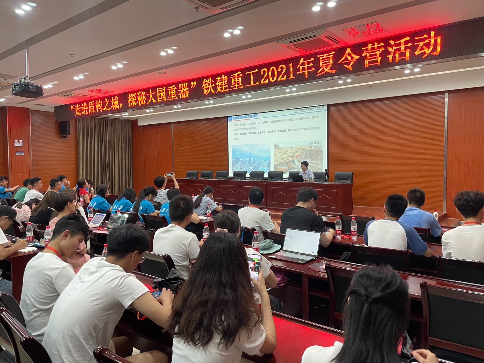 1627309449076058296.jpg 1627309449076058296.jpg