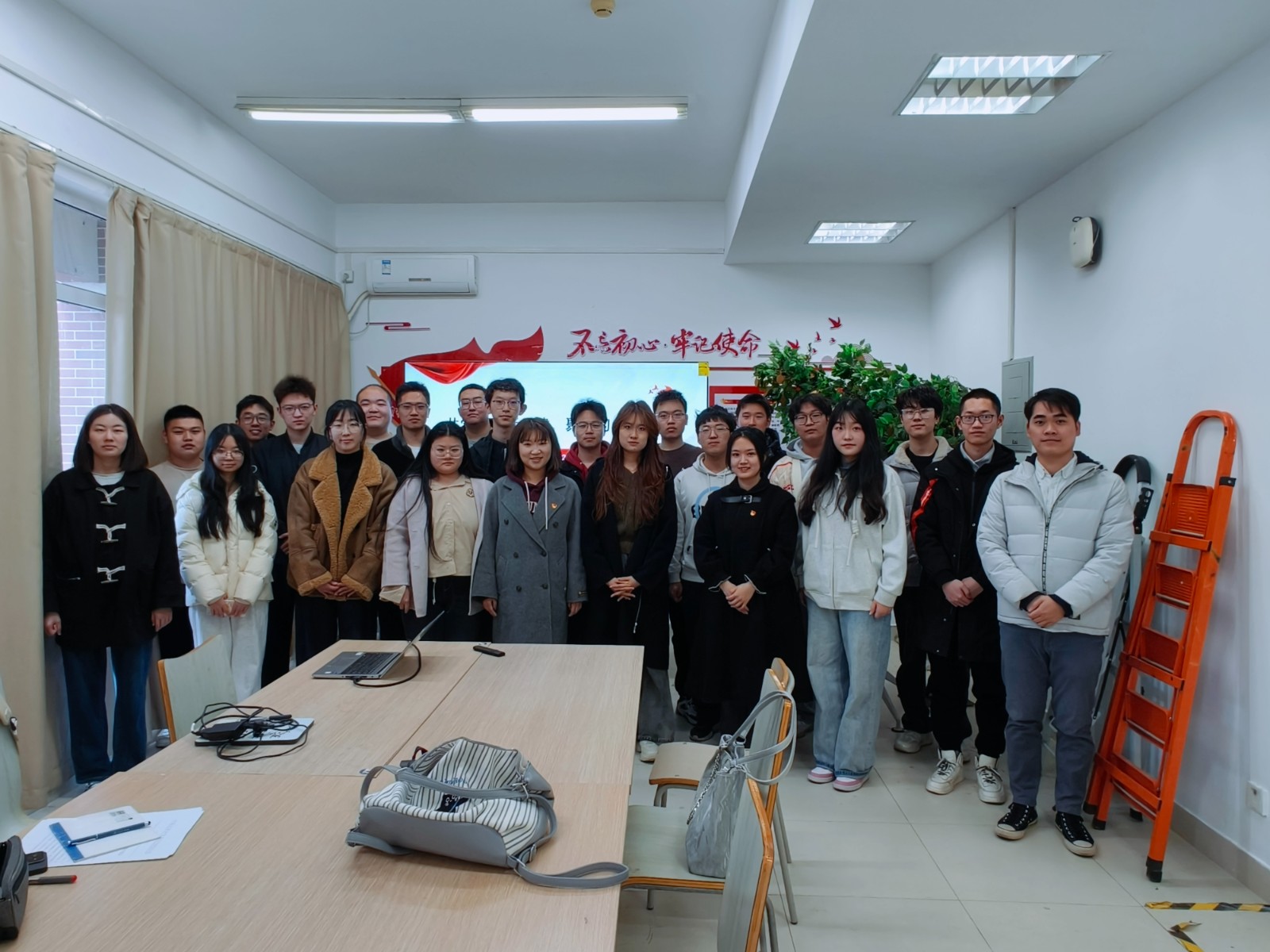 1fd1ab85afdb4febf6b15eed5f00f0e