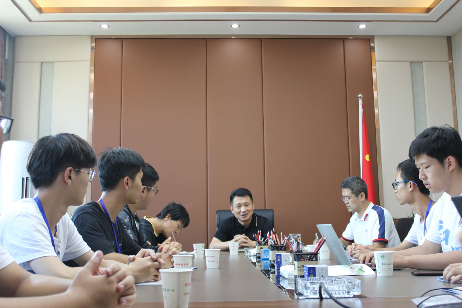 1634992411984057734.jpg 1634992411984057734.jpg