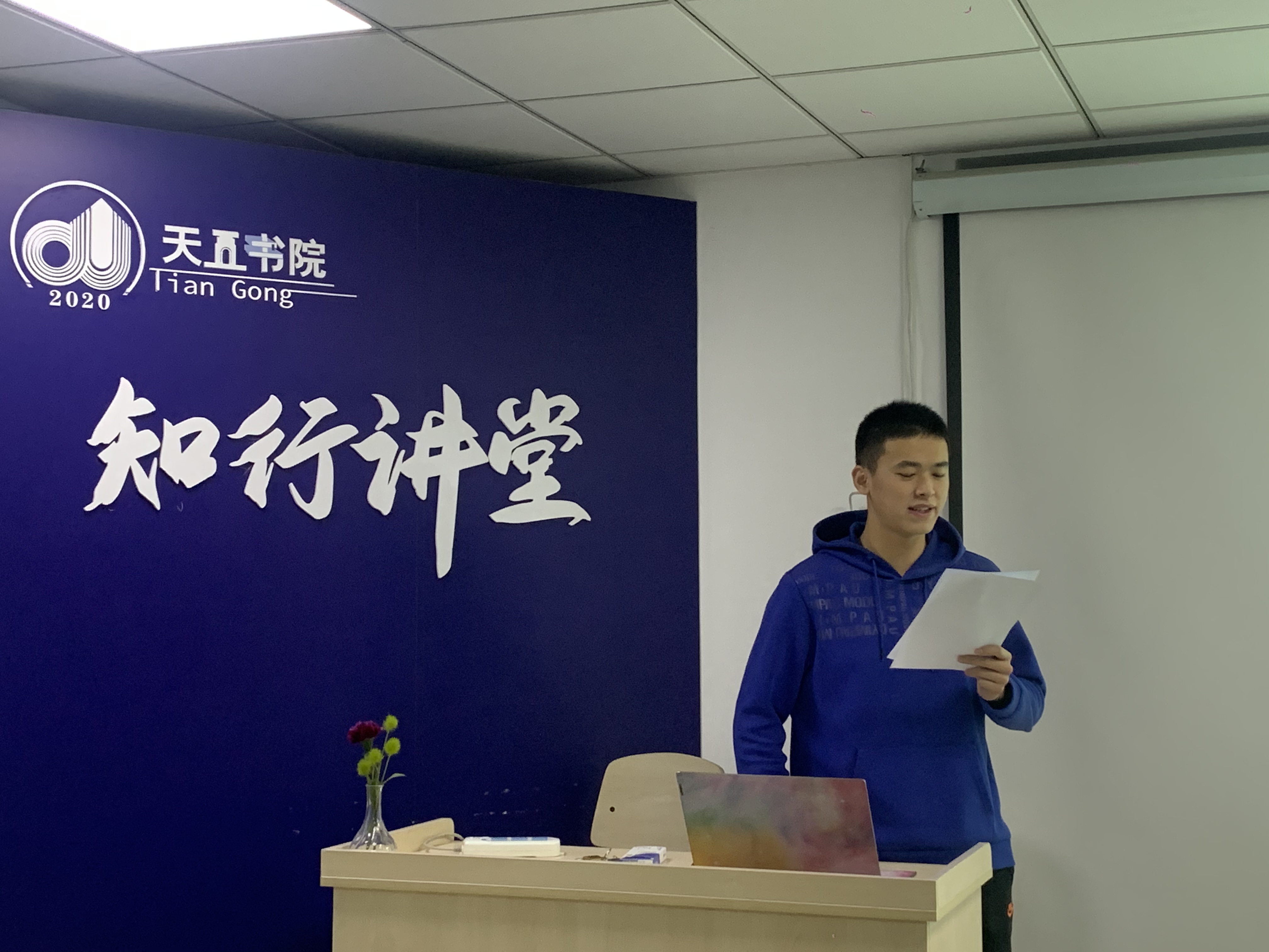 1637483786221016696.jpg 1637483786221016696.jpg