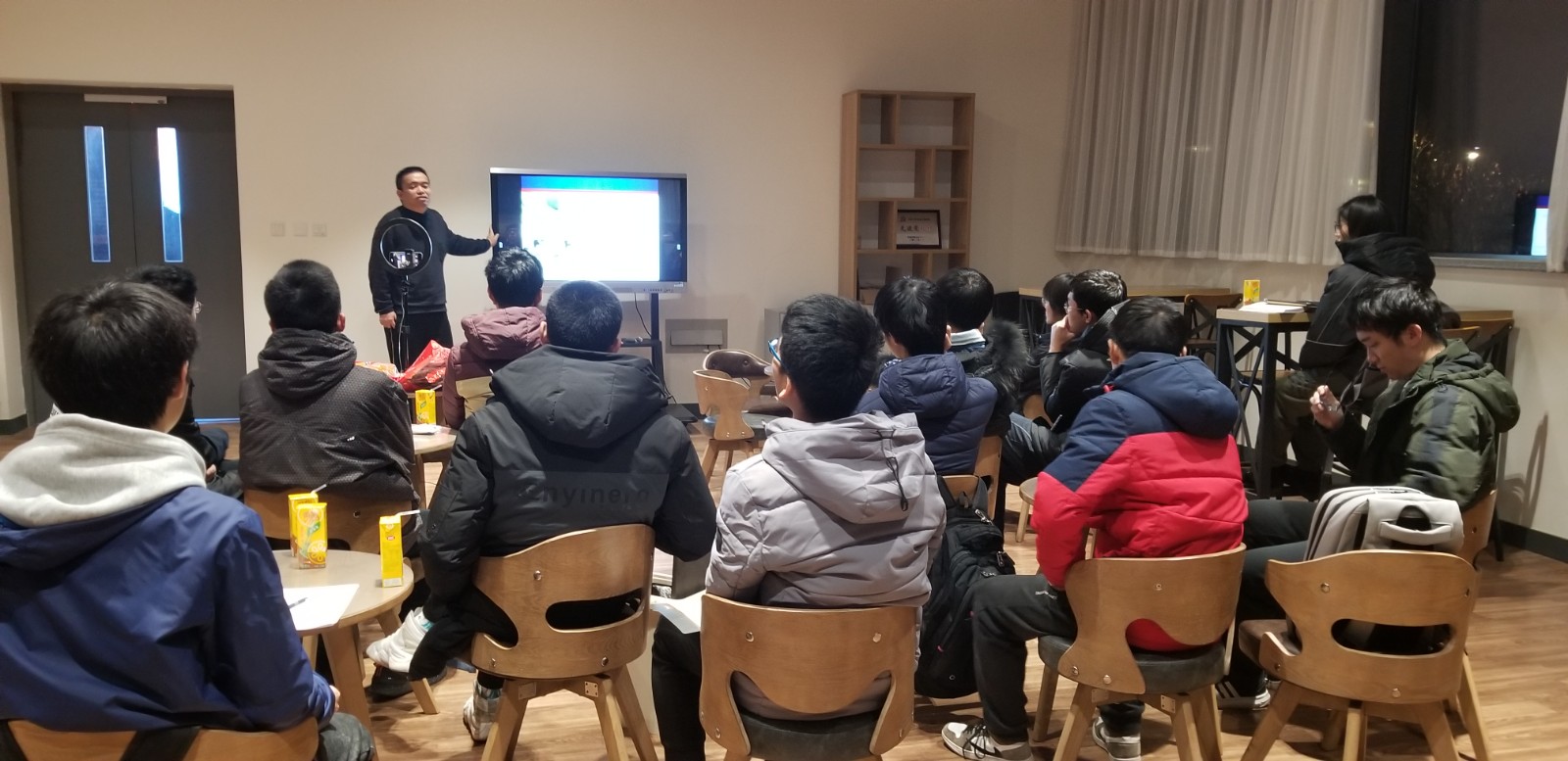 1635402678079037406.jpg 20200106_190931.jpg