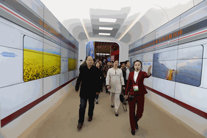 1542870439845024504.jpg 20181121学院党员赴北京参观改革开放40年展 022_副本.jpg