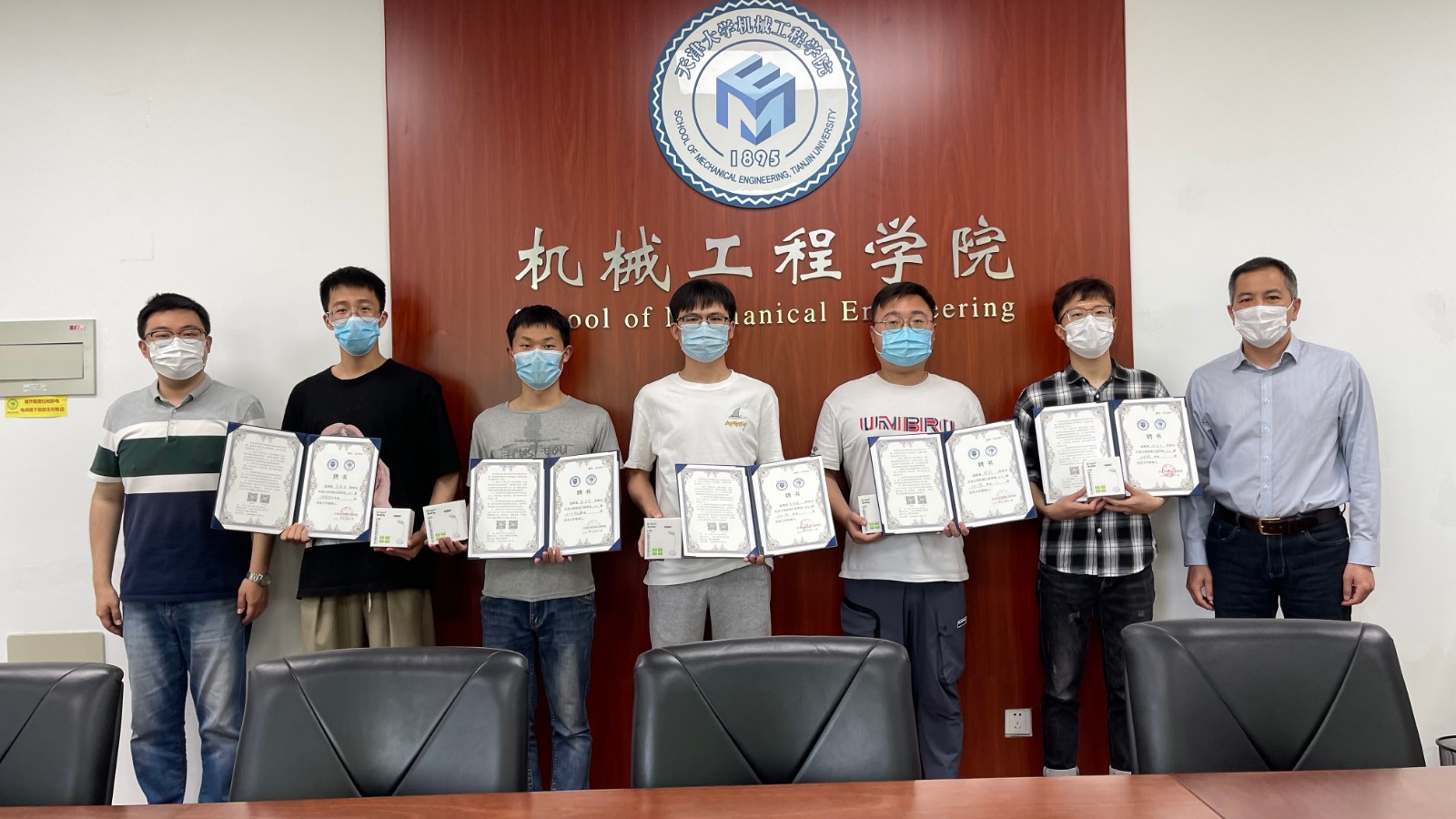 1651049708128067433.jpg 1651049708128067433.jpg