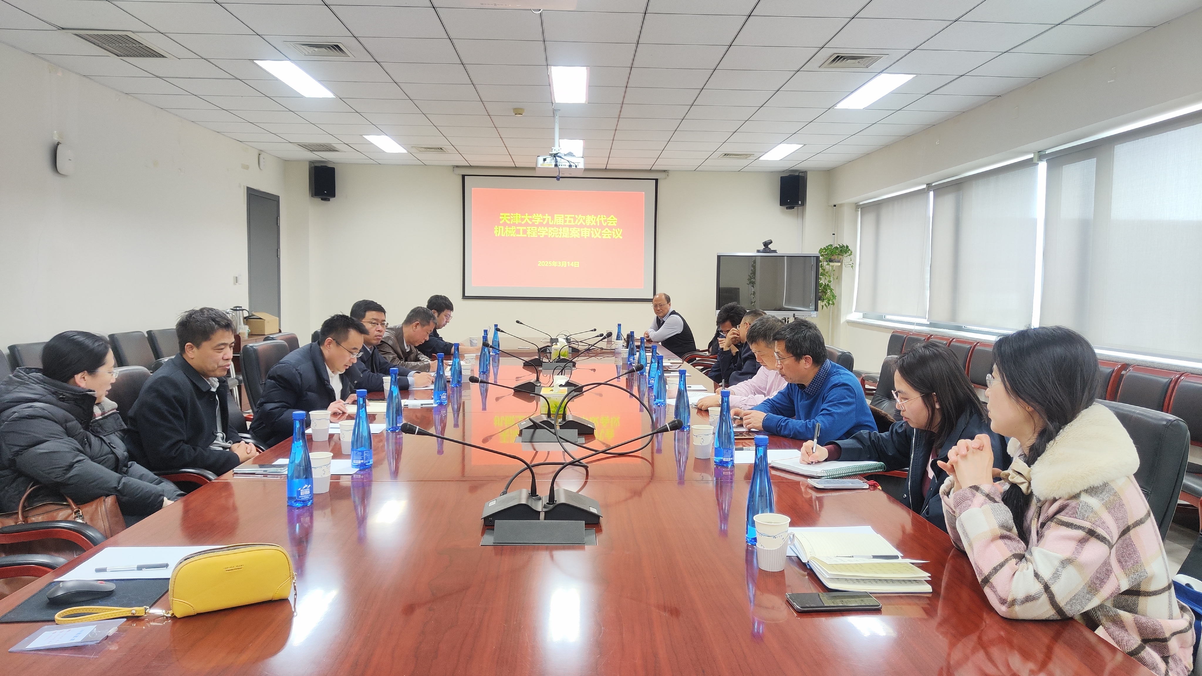 1742348806072064313.jpg 1742348806072064313.jpg