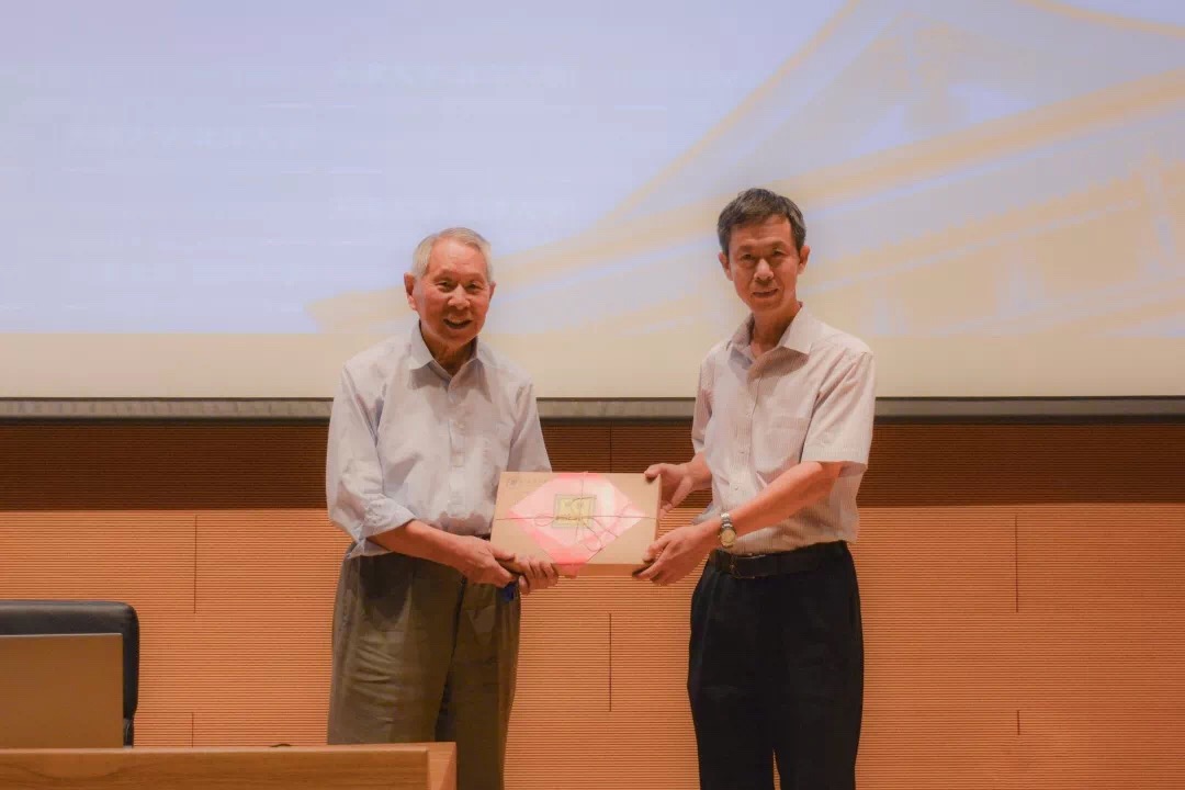 1537950899083041620.jpg 1537950899083041620.jpg