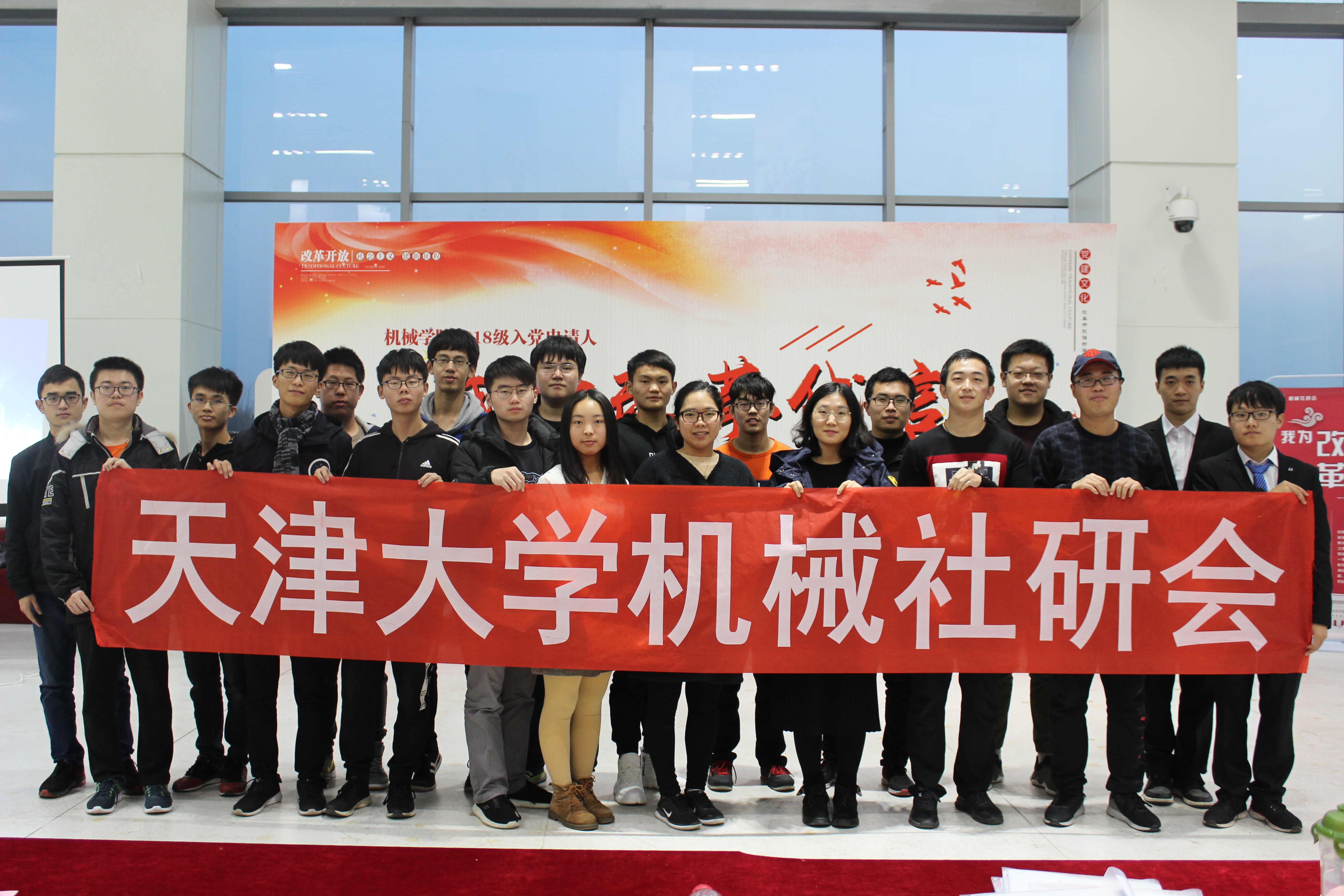 1543822030912021191.jpg 1543822030912021191.jpg