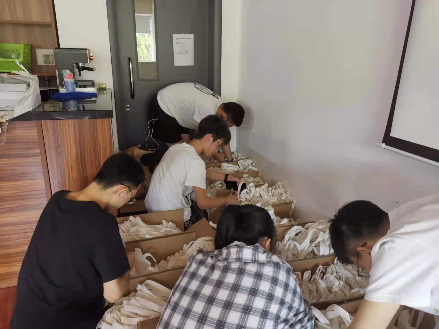 1629980657971052114.jpg 1629980657971052114.jpg