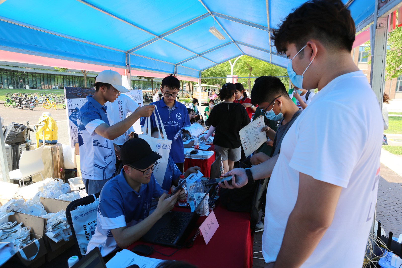 1629980920573011674.jpg 1629980920573011674.jpg