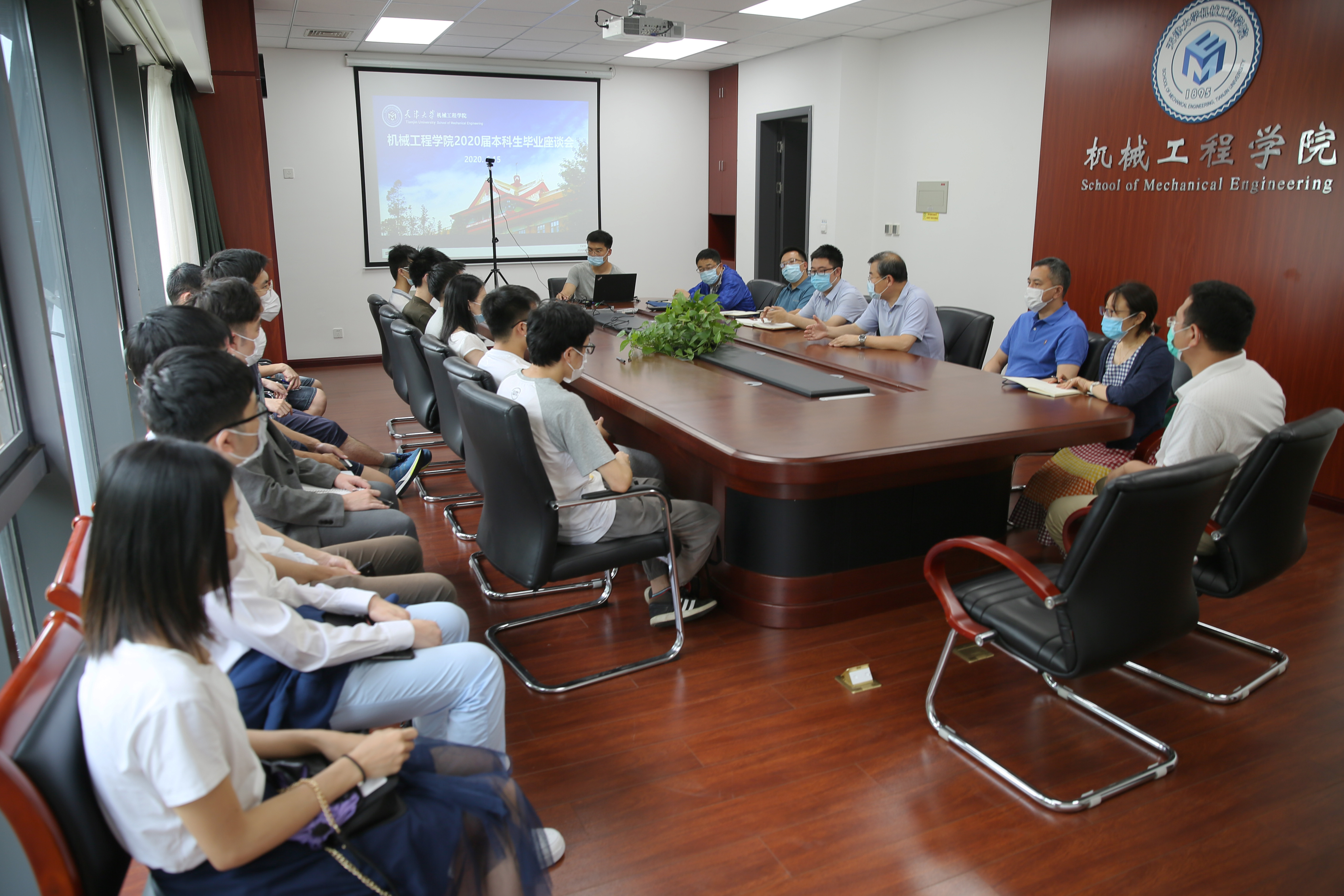 1592361759976075168.jpg 1592361759976075168.jpg