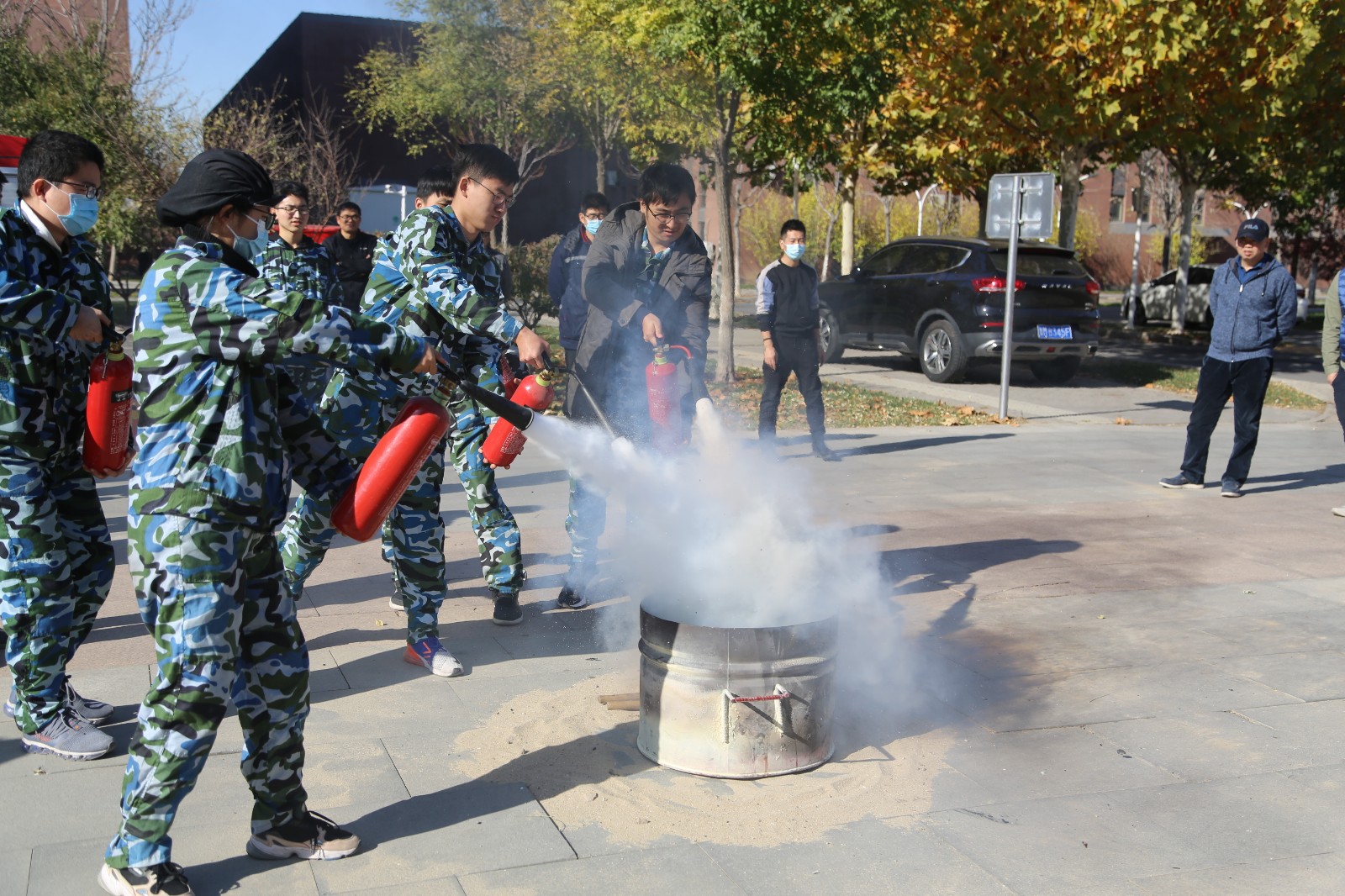 1605063076917098178.jpg 1605063076917098178.jpg