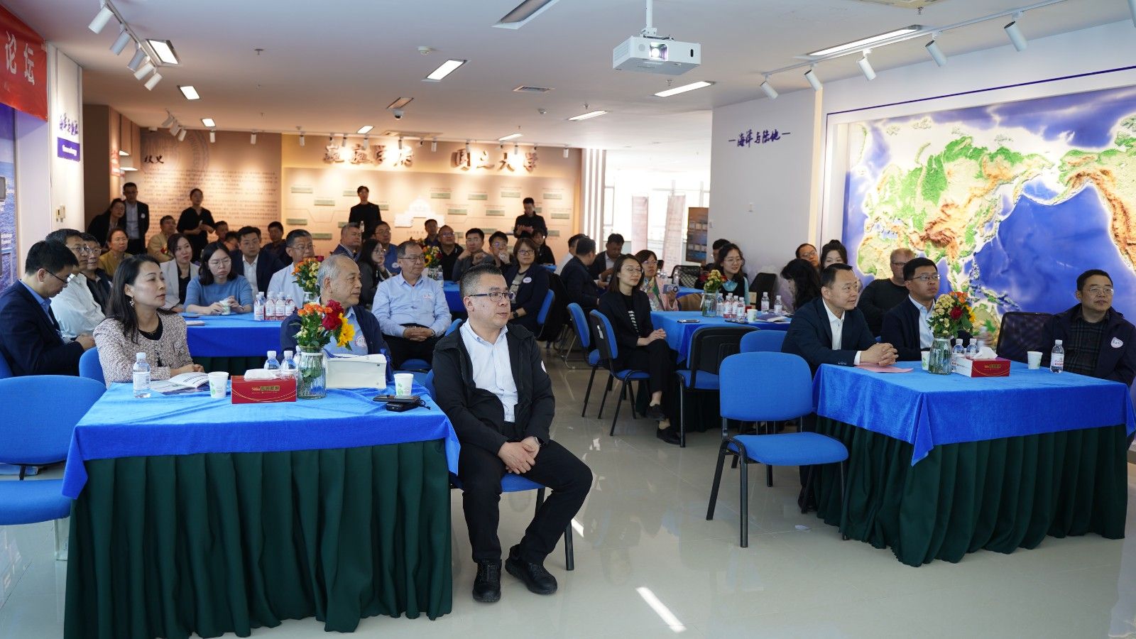 1745973824080098381.jpg 1745973824080098381.jpg