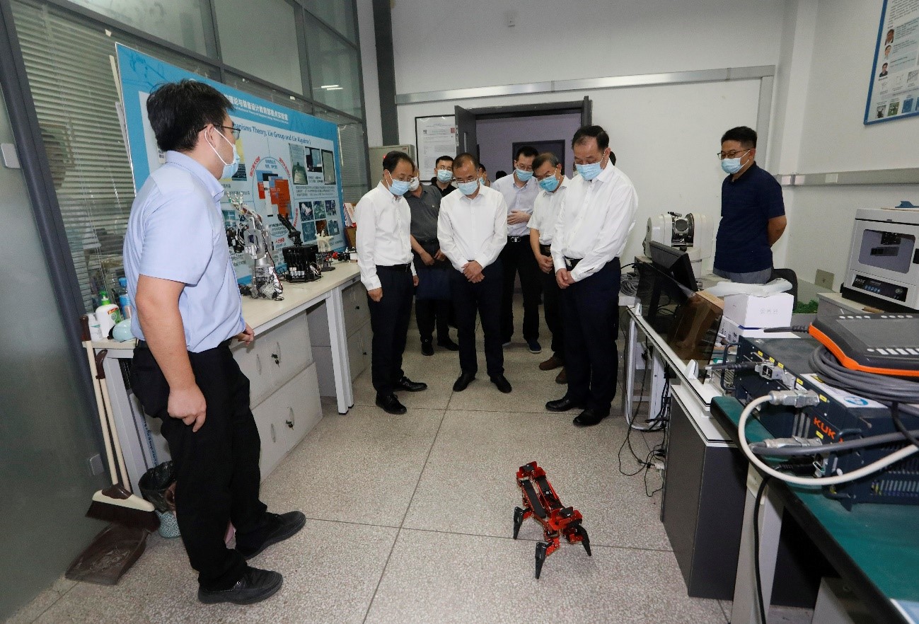 1631852666449092308.jpg 1631852666449092308.jpg